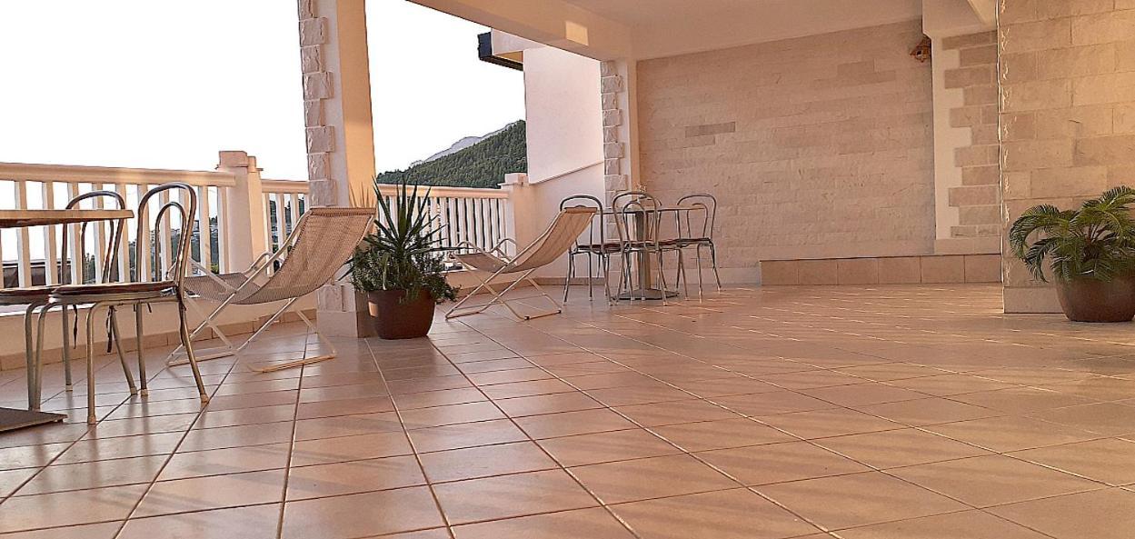 Apartments Villa Bonaca Baška Voda الغرفة الصورة